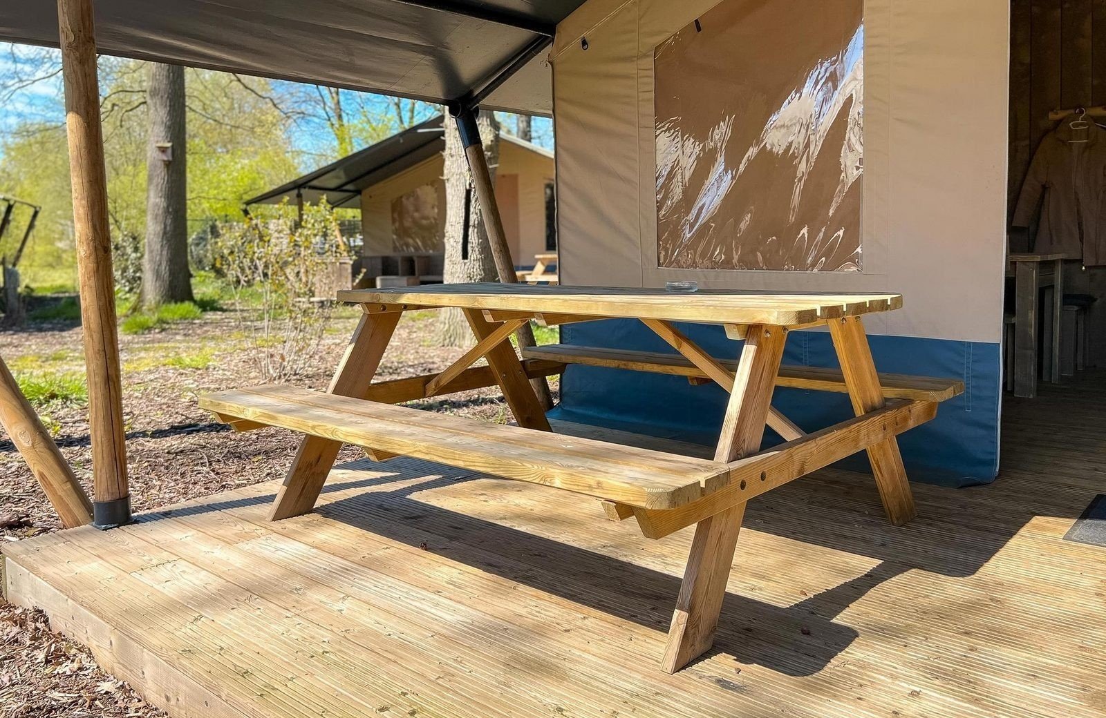 Luxe safaritent met sanitair 6 personen10